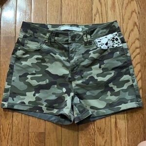 Army & Lace shorts